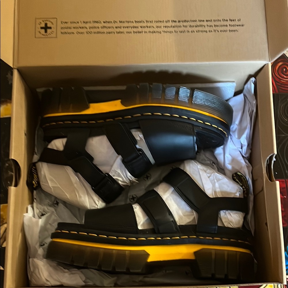 Dr. Martens Black Sandals with Iconic Design - Picture 8 of 9
